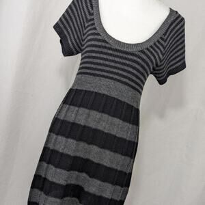 WET SEAL! KNIT BLACK, GRAY STRIPED SHORT SLEEVE SWEATER DRESS! SZ L